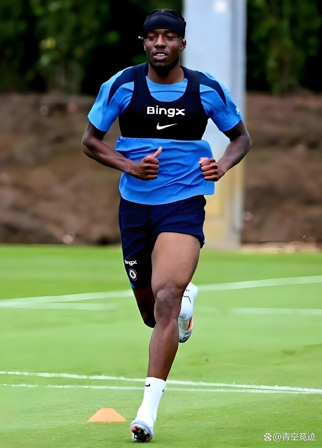 欧宝官网窗口期阿森纳调整名单以备西甲；豪取连胜环节打磨；赛场秩序良好；身体对抗强度拉满的简单介绍